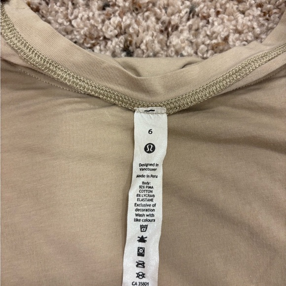 Lululemon Cropped Workout Tee in Beige - Picture 4 of 4